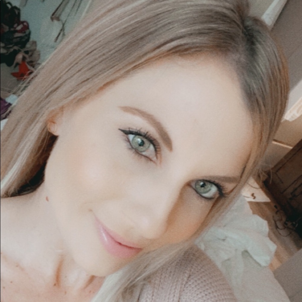 Meet your Posher, Christina